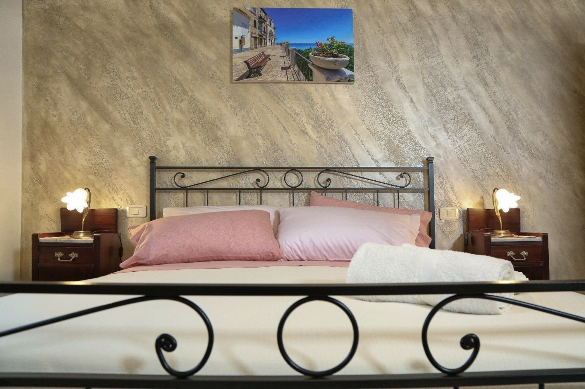 Bed and Breakfast Le Mansardine Васто Экстерьер фото