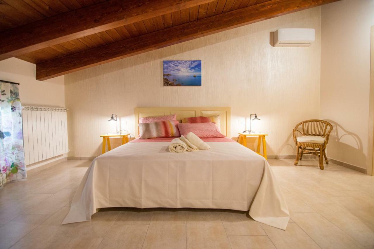 Bed and Breakfast Le Mansardine Васто Экстерьер фото