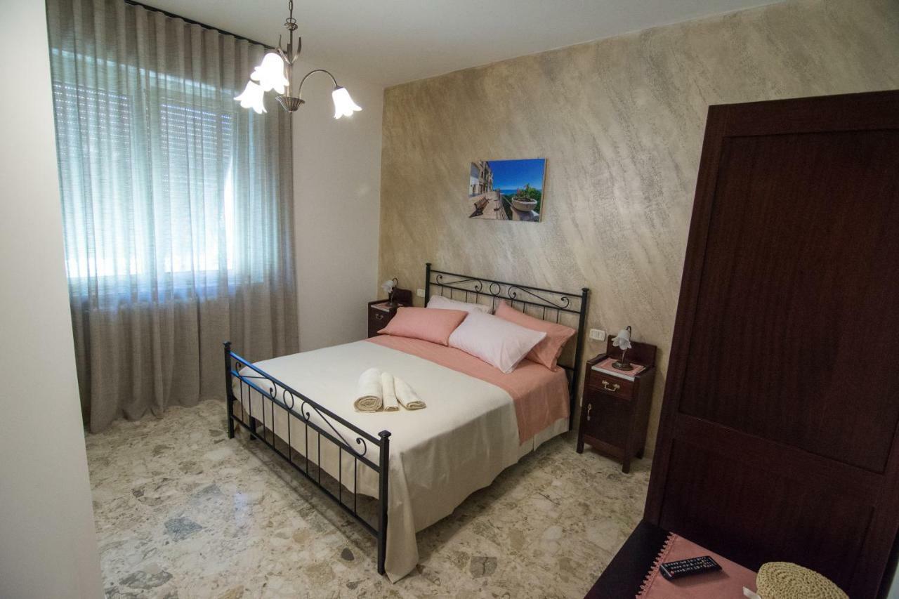 Bed and Breakfast Le Mansardine Васто Экстерьер фото