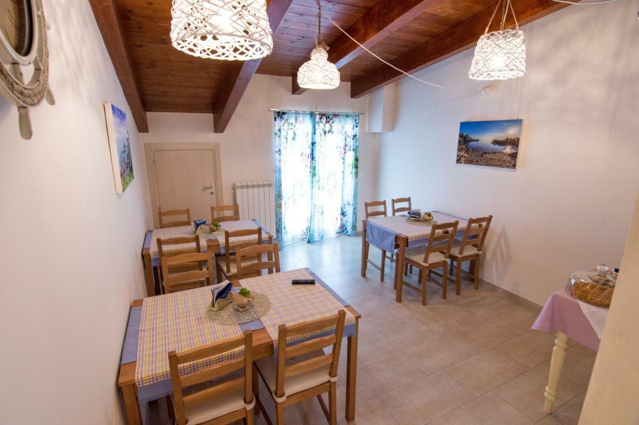 Bed and Breakfast Le Mansardine Васто Экстерьер фото
